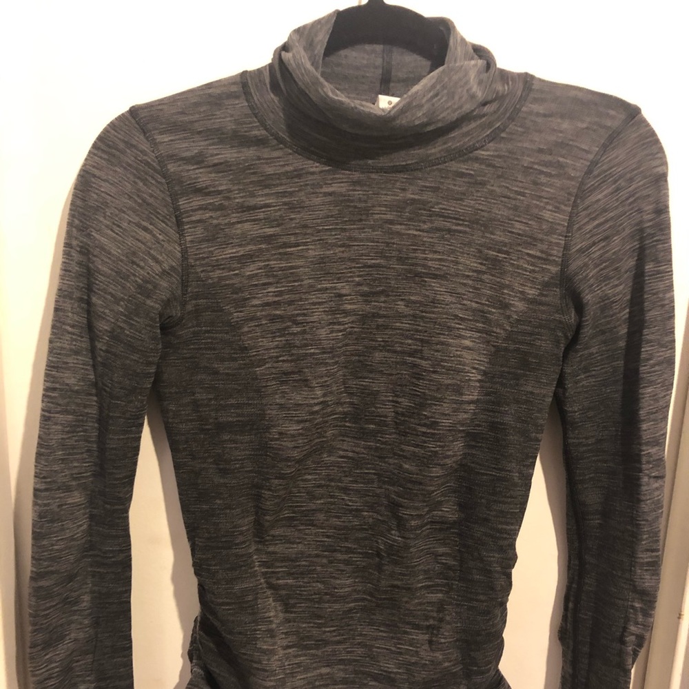 Lululemon turtleneck